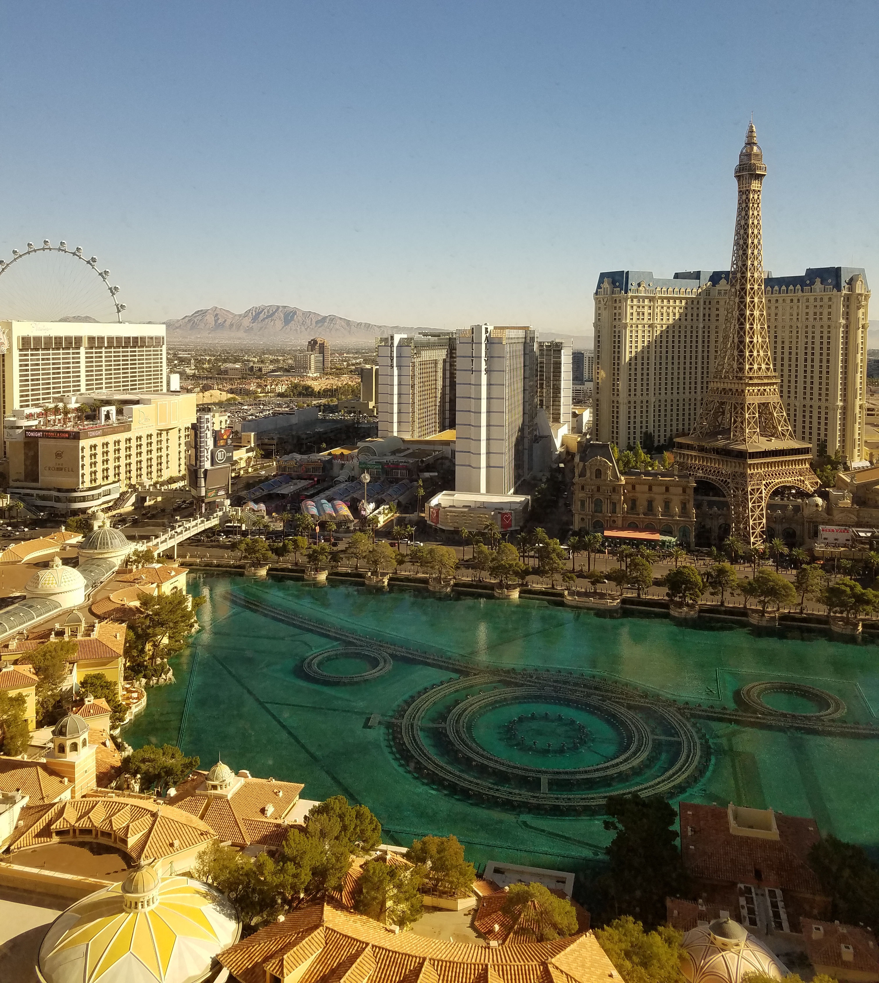 Las-vegas-travel-guide-fabulouslyoverdressed