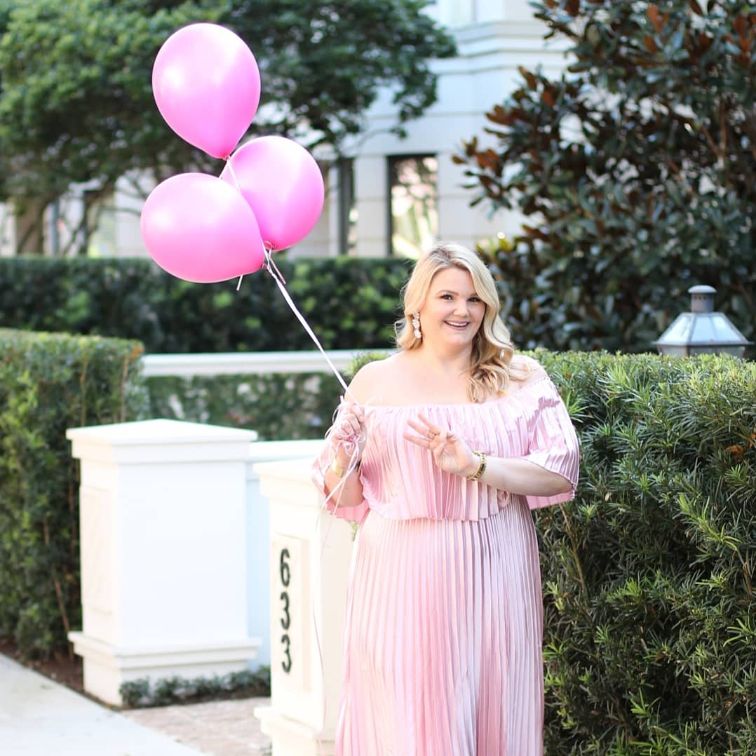 Orlando blogger Emily of Fabulously Overdressed shares 5 fun facts about herself and has a giveaway for her 3rd blogiversary