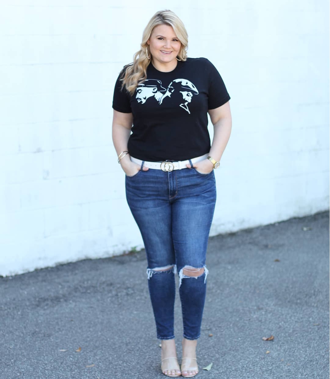 Orlando Fashion Blogger Emily of Fabulously Overdressed shares 5 ways to style a graphic tee